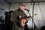 Nu udkommer Kim Larsen-bog: Se hans liv i billeder