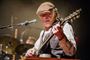 Nu udkommer Kim Larsen-bog: Se hans liv i billeder