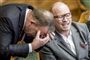 Se billederne: Strikketøj, slik og smil i  Folketinget