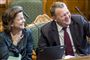 Se billederne: Strikketøj, slik og smil i  Folketinget