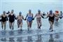 Se billederne: Alexandra vinterbader med nøgne vikinger