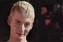 Sigmund var blandt Sanne Salomonens unge solister i "X Factor" 2018. Nu stiller den 23-årige sanger op i Dansk Melodi Grand Prix.
