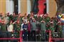 Lande som Kina, Rusland og Mexico ser stadig Maduro som præsident og kritiserer de vestlige magters beslutning om at anerkende Juan Guaidó. Maduro har også stadig militærets afgørende støtte. Her ses han til den officiel markering af National Anstændighedsdag mandag.
