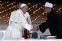 Pave Frans mødte mandag under sit besøg i De Forenede Arabiske Emirater storimamen fra moskéen al-Azhar i Kairo.