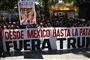 "Fra Mexico til Patagonien (Argentina), holdt dig væk Trump" lyder det på et banner i den venezuelanske hovedstad, Caracas, under en demonstration tidligere på ugen til støtte for præsident Nicolas Maduros regering.