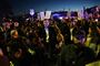 Beto O'Rourke deltager mandag aften lokal i en demonstration i El Paso mod præsident Donald Trump og hans grænsemur mod Mexico.