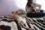 Krigen i Yemen er et eksempel på, hvordan konflikters indirekte følger rammer børn hårdere end nogen andre. Millioner af yemenitter sulter netop nu ifølge FN. Nødhjælpen står klar, men det er næsten umuligt at få forbi de væbnede styrker i havnebyen Hodeida. (Arkivfoto)