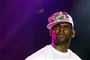 Sangeren R. Kelly er i årevis blevet anklaget for at have begået seksuelle overgreb. Nu er han sigtet for ti grove seksuelle overgreb.