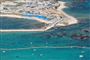 Okinawa udgør mindre end en procent af Japans samlede landareal. Men over halvdelen af de ansatte i det amerikanske militær udstationeret i Japan - cirka 47.000 - befinder sig på Okinawa.