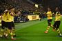 Dortmund-spillerne kan juble, efter at Jadon Sancho har gjort det til 2-1 i søndagens kamp.