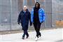 R. Kelly forlader fængslet i Cook County med sin advokat, Steve Greensberg.