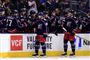 Columbus Blue Jackets-spilleren Oliver Bjorkstrand (nummer 28) kunne lade sig tiljuble af holdkammeraterne i Nationwide Arena i Columbus.