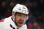Alex Ovechkin (foto) er den første NHL-spiller, som ti gange har scoret mindst 45 mål i en sæson. Han overgår dermed legenderne Wayne Gretzky og Mike Bossy, som hver er noteret for ni sæsoner med mindst 45 mål.