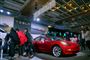 Den nye Tesla-model udstillet i Toronto ved Canadas Internationale Biludstilling. Model 3 er til salg nu i USA fra 35.000 dollar (omkring 230.000 kroner) - men kun online.