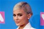Kylie Jenner har skabt virksomheden Kylie Cosmetics, der sælger makeup. Virksomheden er 900 millioner dollar værd, vurderer Forbes.