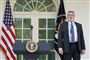 Kommunikationsdirektør i Det Hvide Hus Bill Shine meddelte fredag, at han træder tilbage. Her ses han i Rose Garden i januar.