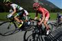 Annika Langvad (til højre) har opnået sine største resultater på mountainbikecyklen, men lørdag var hun med helt fremme i endagsløbet Strade Bianche på landevej.