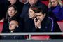 Tottenham-manager Mauricio Pochettino (til højre) afsonede karantæne og sad derfor på tribunen, da hans hold lørdag tabte på udebane til Southampton.