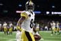 Antonio Brown er vant til at gribe bolde i Pittsburgh Steelers. Nu skal han gribe bolde for Oakland Raiders.