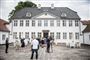 Statens Kunstfond har udpeget design- og arkitektduoen STUDIO 0405 bestående af Nikolaj Lorentz Mentze og Mathias Mentze til at styre nyindretningen af Marienborg.