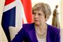 Premierminister Theresa Mays popularitet blandt briterne har taget et voldsomt dyk, viser ny måling.