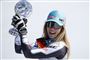 For første gang i karrieren kunne Mikaela Shiffrin løfte trofæet i super-G.
