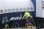 Ansatte på Boeing-fabrikken uden for Seattle i det nordvestlige USA arbejder på endnu et eksemplar af 737 MAX, der er den amerikanske flyproducents nyeste flytype.