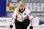 Madeleine Dupont deltager i sit 11. VM, når turneringen går i gang lørdag i Silkeborg. To gange har skipperen været med til at hente medaljer. Det var i 2007 og 2009. Mere professionelle konkurrenter har dog overhalet danskerne, der dyrker curling på hobbyplan på grund af begrænset økonomi i dansk curling. Arkivfoto.