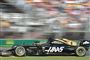 Romain Grosjean nåede 31 omgange på banen i Albert Park, før et løst hjul sendte ham ud af løbet.