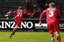 Andreas Skov Olsen (tv.) fortsatte sin fantastiske sæson, da han sparkede FC Nordsjælland i mesterskabsslutspillet.