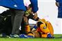 Napoli-målmand David Ospina spillede 41 minutter med en hovedskade, før han kollapsede på banen.