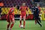 Benjamin Tiedemann Hansen (i midten), som her ses i duel tidligere på måneden mod FC København og Dame N' Doye, skifter fra FC Nordsjælland til norske Haugesund.