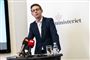 Ifølge skatteminister Karsten Lauritzen (V) er udgifterne til advokater i sagerne om svindel med dansk udbytteskat alle pengene værd.