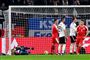 Allerede efter 12 minutter måtte det nykonstruerede tyske forsvar kapitulere, da Luka Jovic (til højre) bragte Serbien foran 1-0.