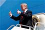 USA's præsident, Donald Trump, lander i Florida fredag. Her bekræfter han, at han vil nominere sin tidligere kampagnerådgiver Stephen Moore til en af de to ledige pladser i den amerikanske centralbanks styrelse.