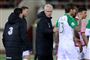 Jeff Hendrick scorede kampens eneste mål, da Irland besejrede Gibraltar. Her får matchvinderen et klap på ryggen af landstræner Mick McCarthy efter sidste fløjt.