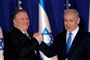 Så gode venner er de vist. USA's udenrigsminister, Mike Pompeo, og Israels premierminister, Benjamin Netanyahu, trykker hånd torsdag i Jerusalem i minutterne efter, at præsident Trump hjemme i Washington siger, at USA burde anerkende Golanhøjderne som en del af Israel.