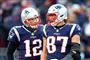 Patriots' quaterback Tom Brady (tv.) har kastet utallige touchdowns til Rob Gronkowski (th.).