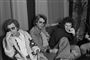 Scott Walker (til venstre) sammen med de øvrige medlemmer af gruppen The Walker Brothers, John (i midten) og Gary (til højre).