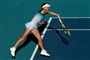Caroline Wozniackis kamp i ottendedelsfinalen i Miami Open blev forsinket på grund af regnvejr, og danskeren måtte til sidst se sig sendt ud af turneringen.
