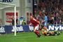 Jon Dahl Tomasson jubler, efter at han i 1999 scorede sejrsmålet, da Danmark slog Schweiz med 2-1 i Parken.