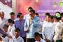Thailands premierminister og leder af militærstyret, Prayuth Chan-ocha, gav et nummer på traditionel thailandsk fløjte, da han tirsdag ankom til sit ugentlige kabinetmøde i Bangkok.