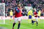 Joshua King jubler efter at have scoret til 2-0 mod Sverige.