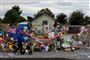 Linwood-moskéen i Christchurch er dekoreret af blomster efter angrebet 15. marts.