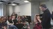 Læge Magnus Bjarnason fra plastikkirurgisk afdeling på Herlev Hospital har på egen hånd taget initiativ til at indgå et samarbejde med frisørskolen NEXT i København. Her lærer han eleverne om kræftsygdomme i hovedbunden.
