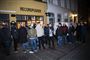RecordPusher i Odense åbnede ekstraordinært natten til fredag for at sælge afdøde Kim Larsens sidste album, der udkom klokken 00.01.
Butikken lukkede klokken 01.00, men åbnede igen klokken 06.00 fredag morgen.