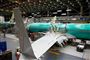 Et Boeing 737 MAX er ved at være færdigbygget i Boeings fabrik i Renton i staten Washington. Flyet var udset til at blive Boeings nye topsælger. Men efter styrt i Indonesien og Ethiopien med det nye fly, har mange flyselskaber med Boeing 737 MAX i deres flåder valgt at lade dem stå stille på jorden indtil videre.

