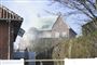 Voldsom brand i villa: Tre personer reddet ud