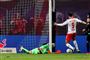 Yussuf Poulsen scorede tre gange og nåede op på 15 ligamål i sæsonen, da RB Leipzig slog Hertha Berlin 5-0 i Bundesligaen.