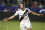 Zlatan Ibrahimovic scorede to gange på straffespark for Los Angeles Galaxy, som vandt 2-1 over Portland Timbers i MLS.